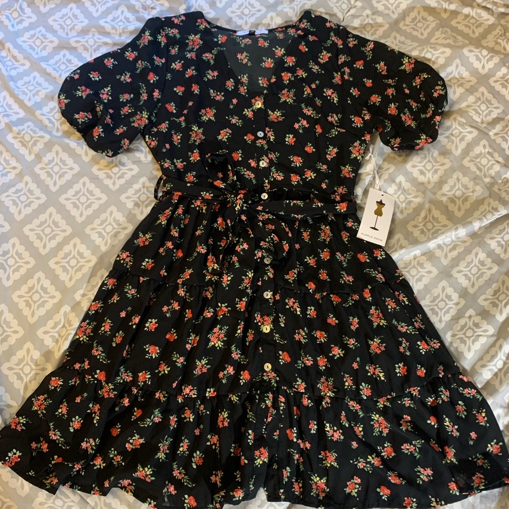 🍓Black Floral Dress w/ Puff Sleeves